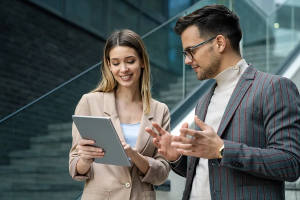 Persönliches Interview mit Tablet